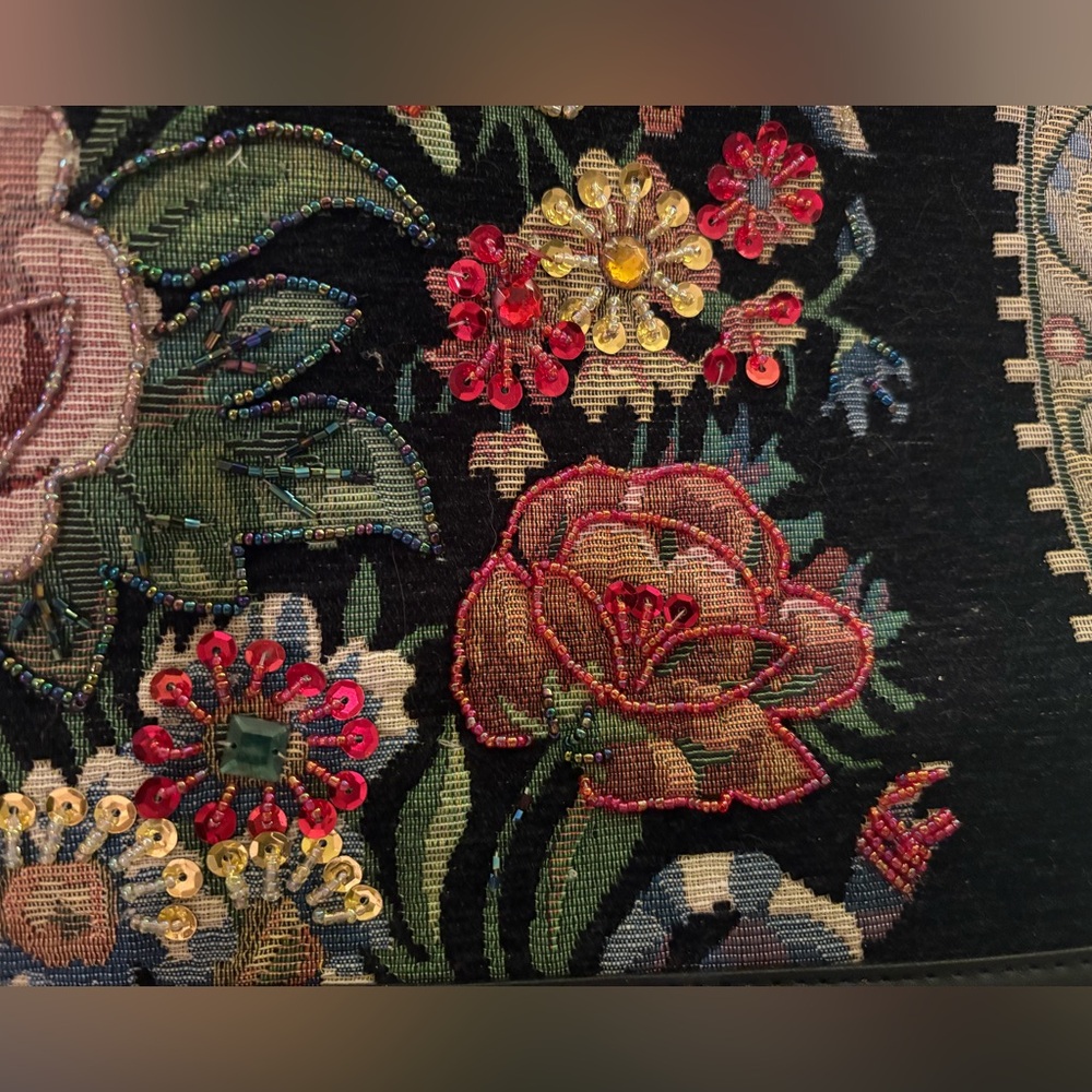 Vintage Beaded Floral Wheely Suitcase - Picture 6 of 15